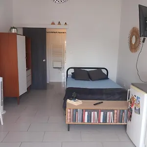 Appartement Studio Independant Proximite Metro Universites Afpa, Marseille