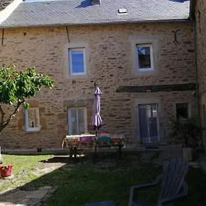 La Maison Des Rosiers Hébergement de vacances Manhac